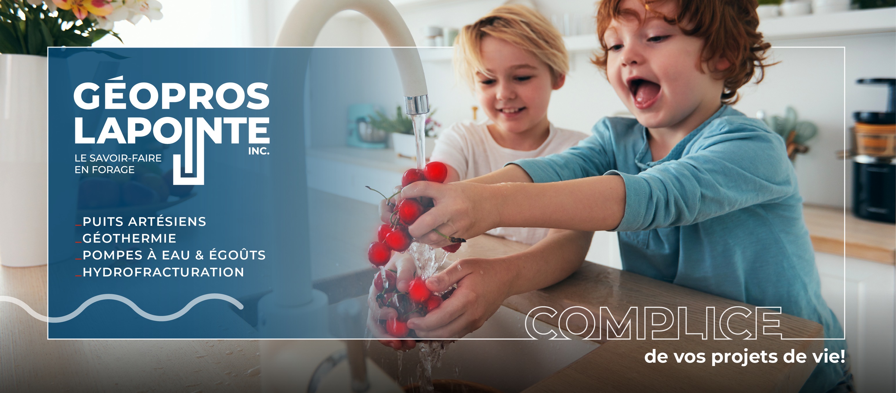 Forage de puits d’eau potable avec foreuse rotative sur chantier  à Coaticook.