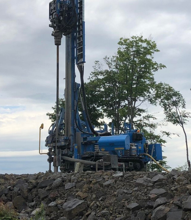 Robinet extérieur alimenté par un puits artésien, eau claire et pure  à Dolbeau-Mistassini.