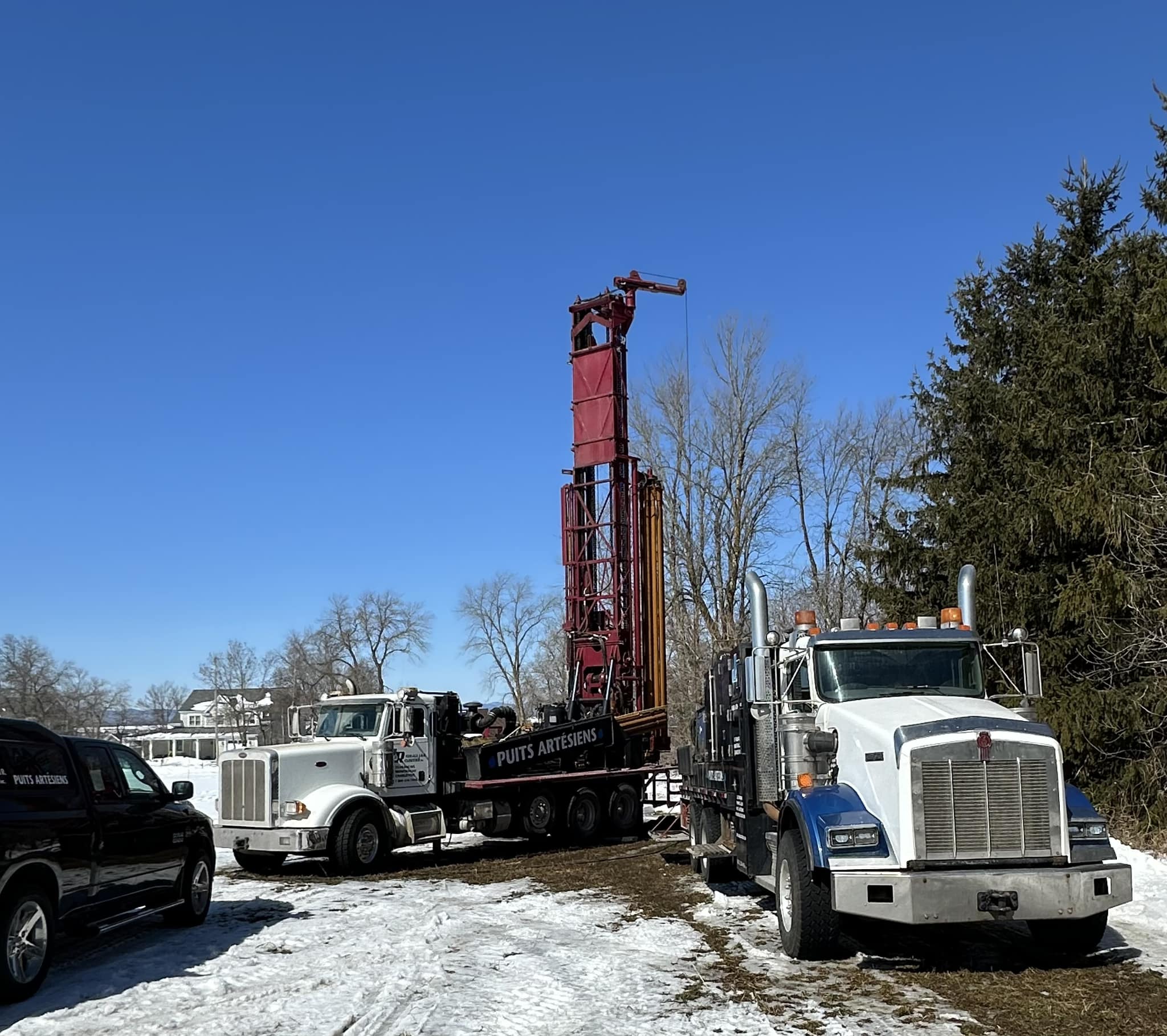 Technicien analysant la qualité de l’eau dans un laboratoire  à Portneuf.